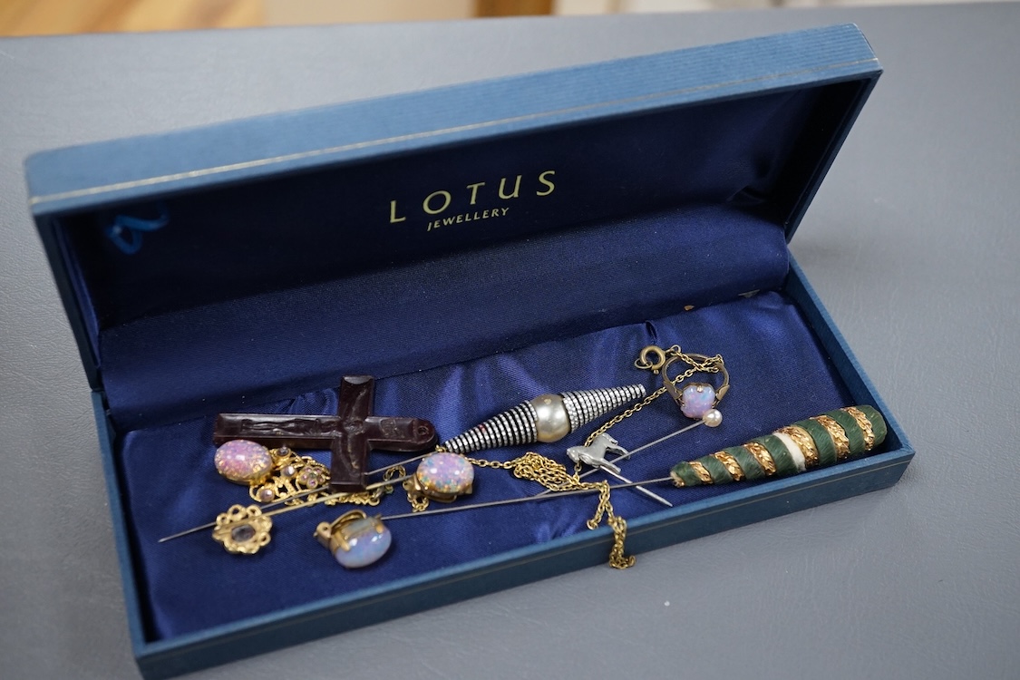 A quantity of assorted mainly costume jewellery, silver and other collectables including a George V engraved silver card case, Adie & Lovekin Ltd, Birmingham, 1913, pill boxes, vesta case, necklaces and writs watches.